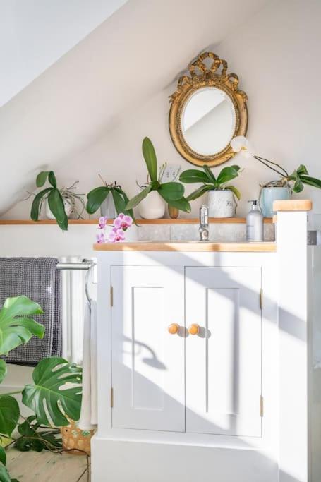 Boat House, Relax In A Whitstable Fisherman'S Cottage Exteriör bild